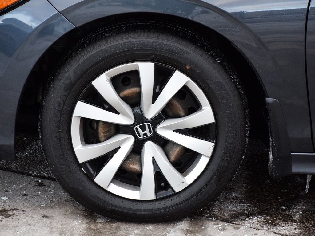 2022 Honda Civic Sedan LX in Mississauga, Ontario - 5 - w1024h768px