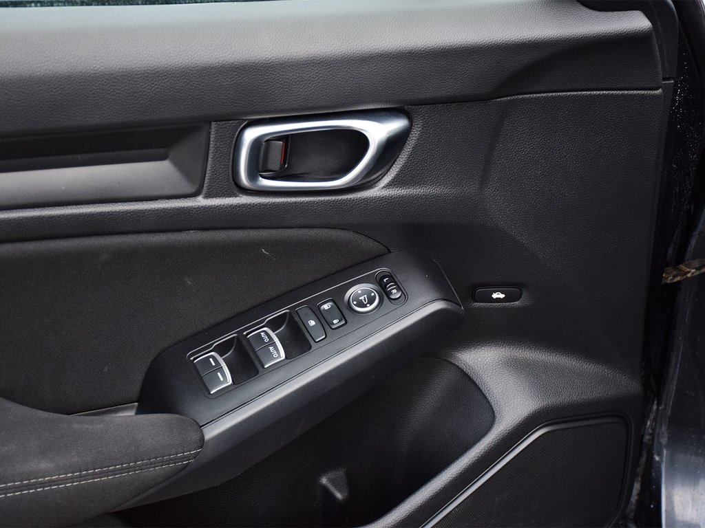 2022 Honda Civic Sedan LX in Mississauga, Ontario - 9 - w1024h768px