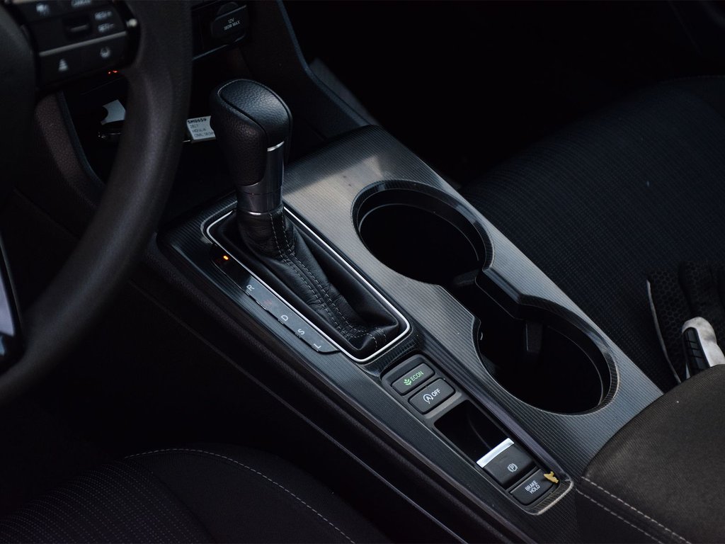 2022 Honda Civic Sedan LX in Mississauga, Ontario - 8 - w1024h768px