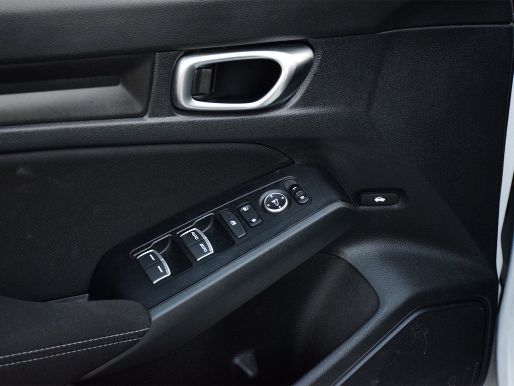 2023 Honda Civic Sedan LX in Mississauga, Ontario - 9 - w1024h768px