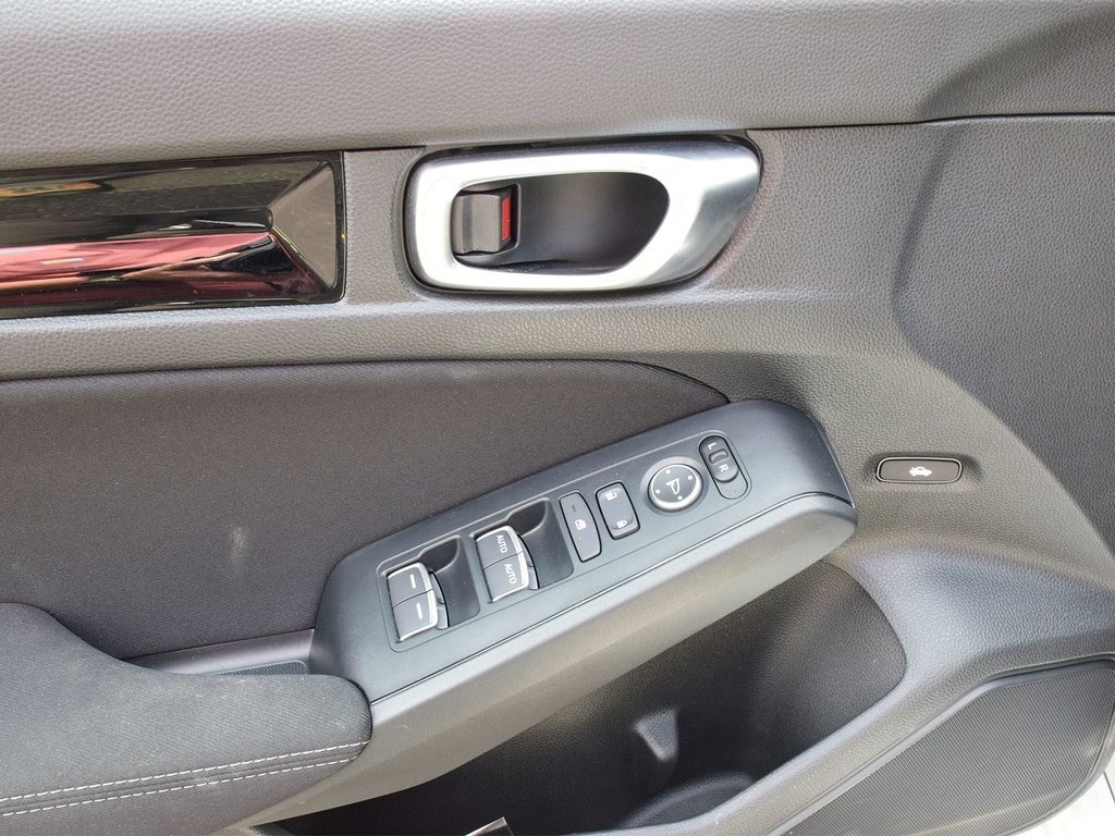 2024 Honda Civic Sedan EX in Mississauga, Ontario - 8 - w1024h768px