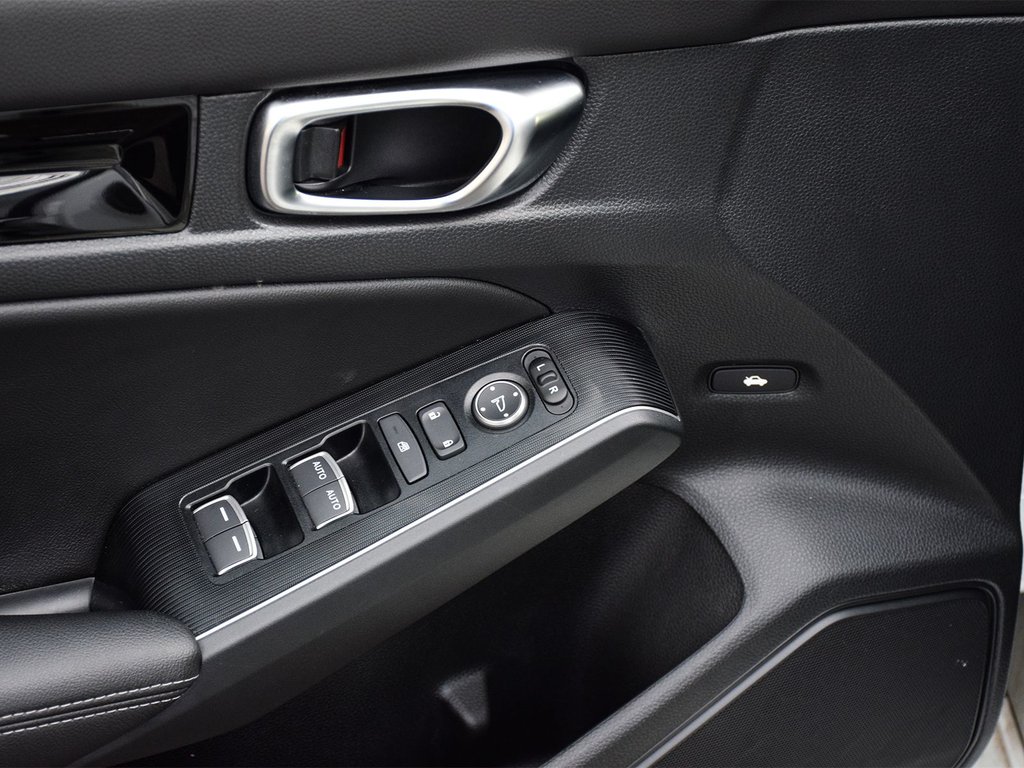 2024 Honda Civic Sedan Touring in Mississauga, Ontario - 9 - w1024h768px