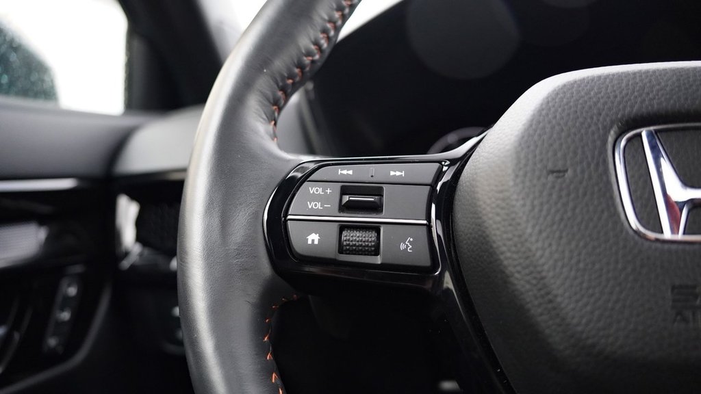 2023 Honda CR-V HYBRID TOURING in Mississauga, Ontario - 15 - w1024h768px
