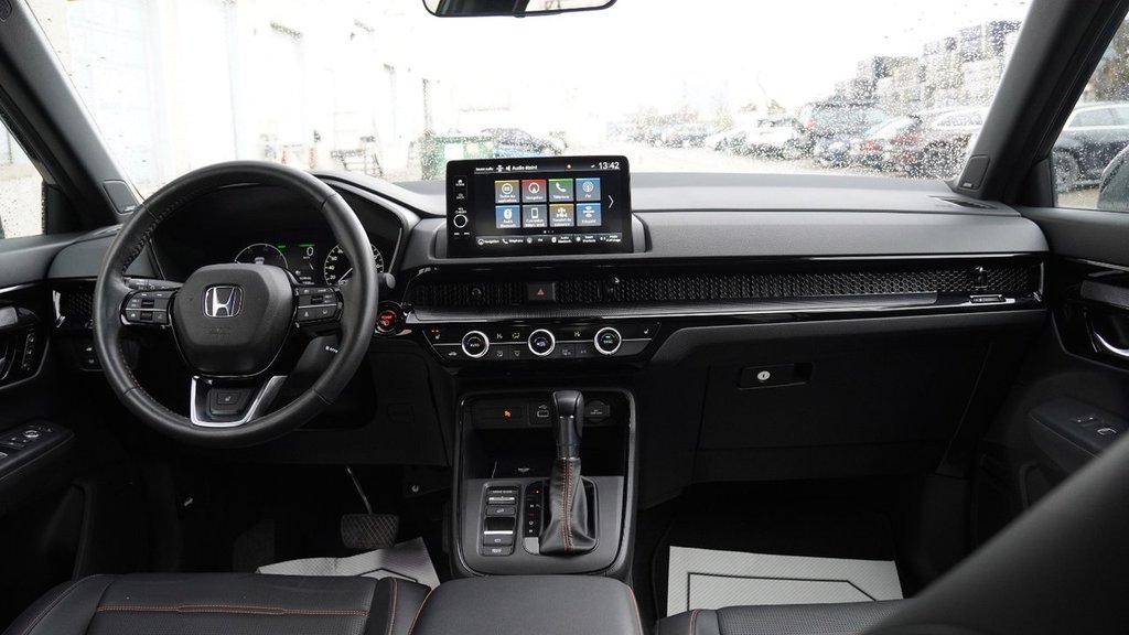 2023 Honda CR-V HYBRID TOURING in Mississauga, Ontario - 9 - w1024h768px
