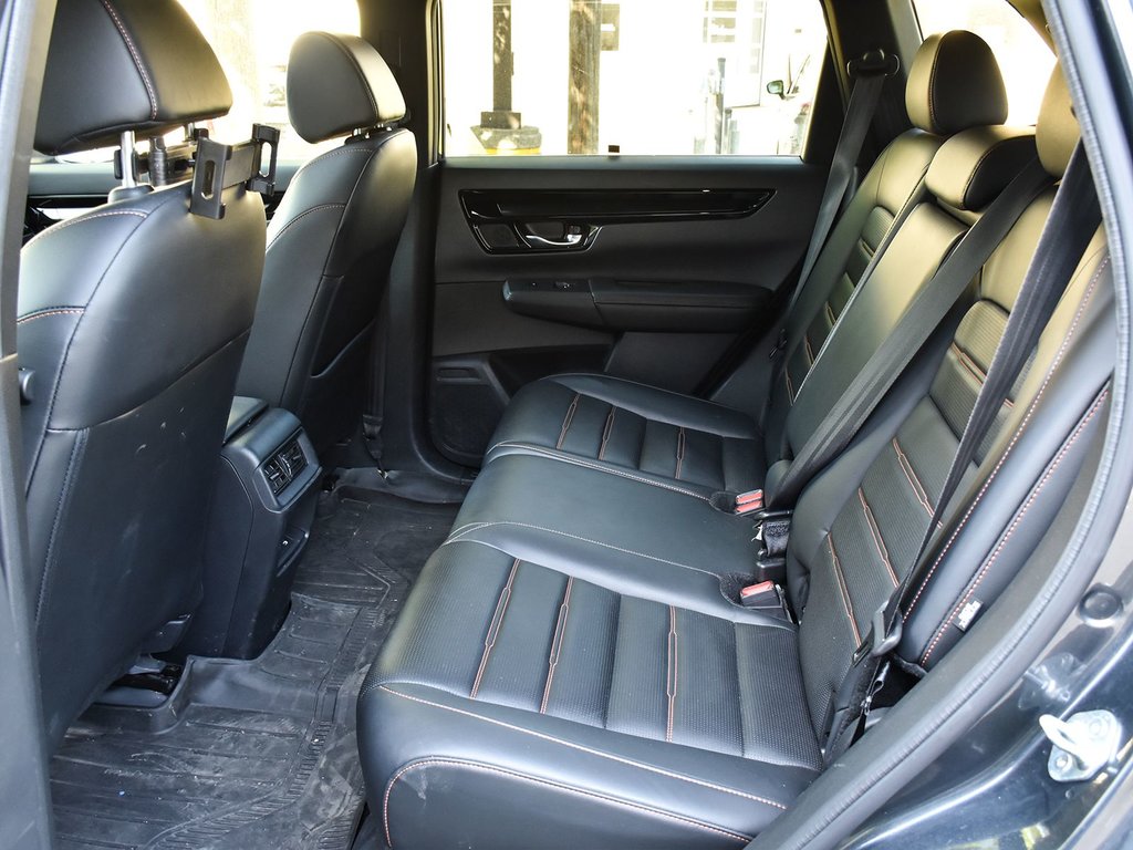 2024 Honda CR-V HYBRID Touring in Mississauga, Ontario - 12 - w1024h768px