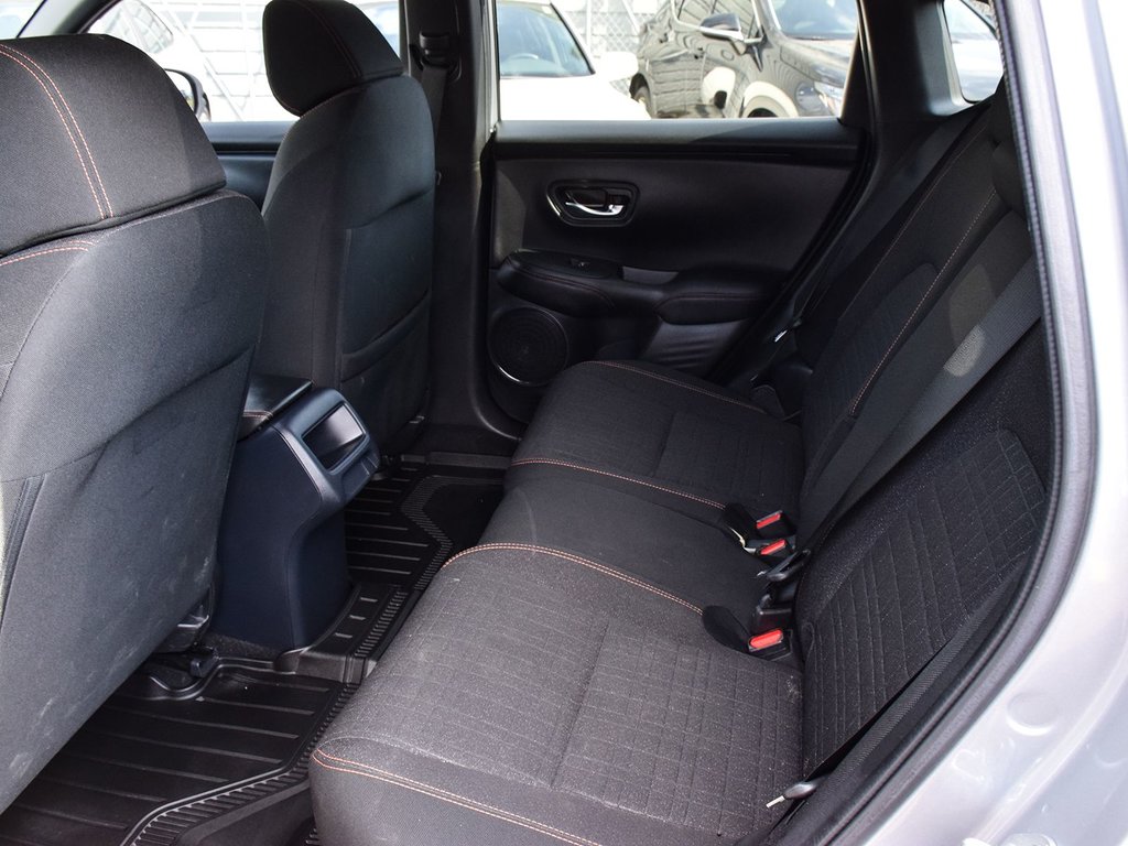 2023 Honda HR-V Sport AWD in Mississauga, Ontario - 12 - w1024h768px