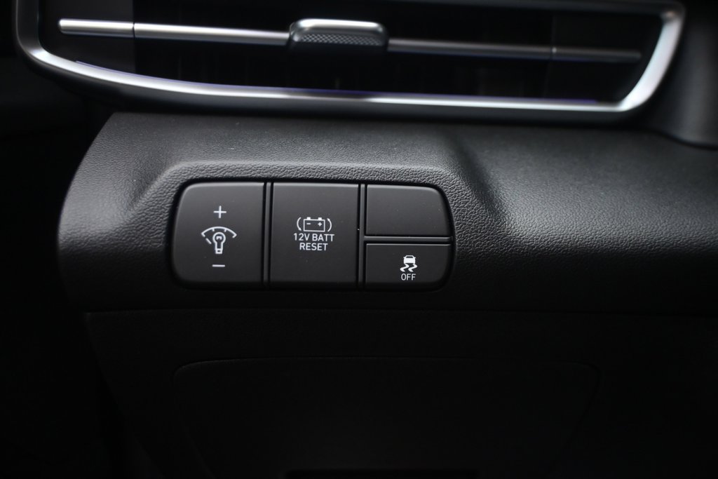 2025 Hyundai Elantra Hybrid Luxury in Mississauga, Ontario - 22 - w1024h768px