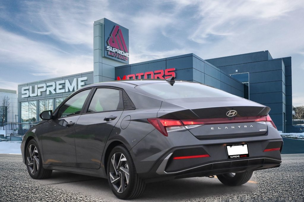 2025 Hyundai Elantra Hybrid Luxury in Mississauga, Ontario - 6 - w1024h768px