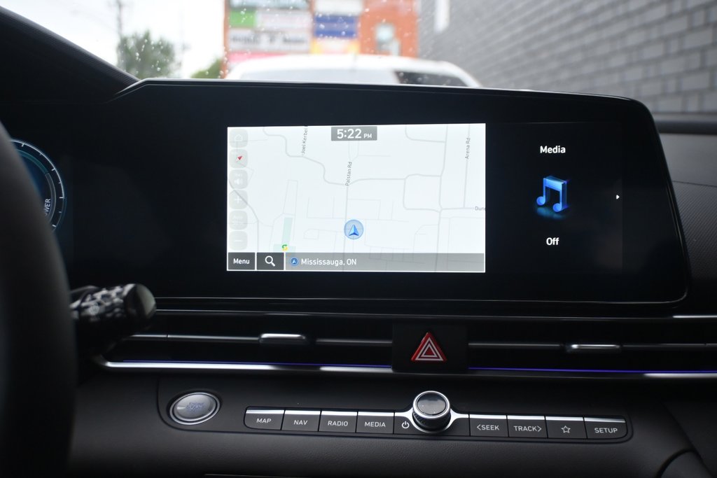 2025 Hyundai Elantra Hybrid Luxury in Mississauga, Ontario - 14 - w1024h768px