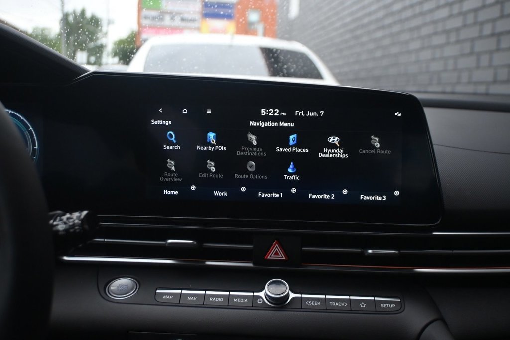 2025 Hyundai Elantra Hybrid Luxury in Mississauga, Ontario - 14 - w1024h768px