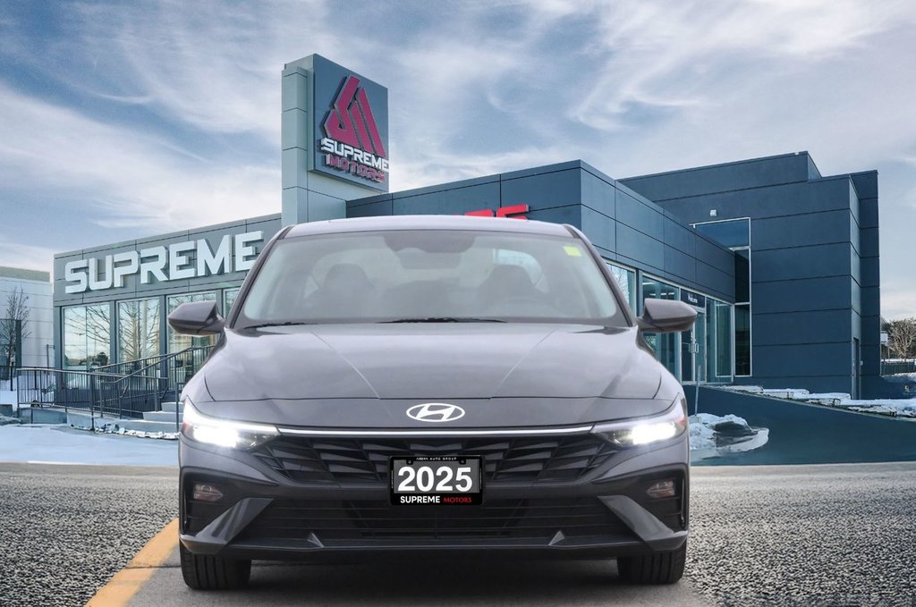 2025 Hyundai Elantra Hybrid Luxury in Mississauga, Ontario - 4 - w1024h768px