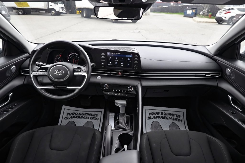 2022 Hyundai Elantra PREFERRED in Mississauga, Ontario - 7 - w1024h768px