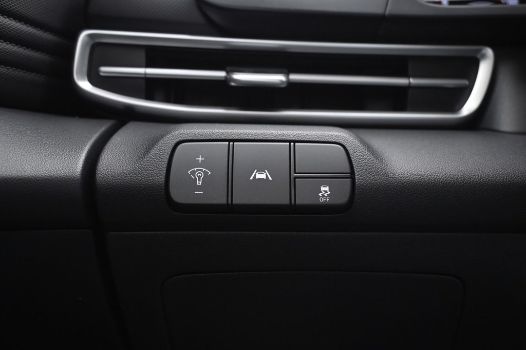 2022 Hyundai Elantra PREFERRED in Mississauga, Ontario - 12 - w1024h768px