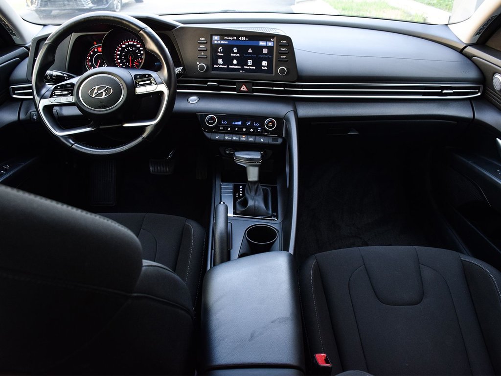 2022 Hyundai Elantra Preferred in Mississauga, Ontario - 13 - w1024h768px