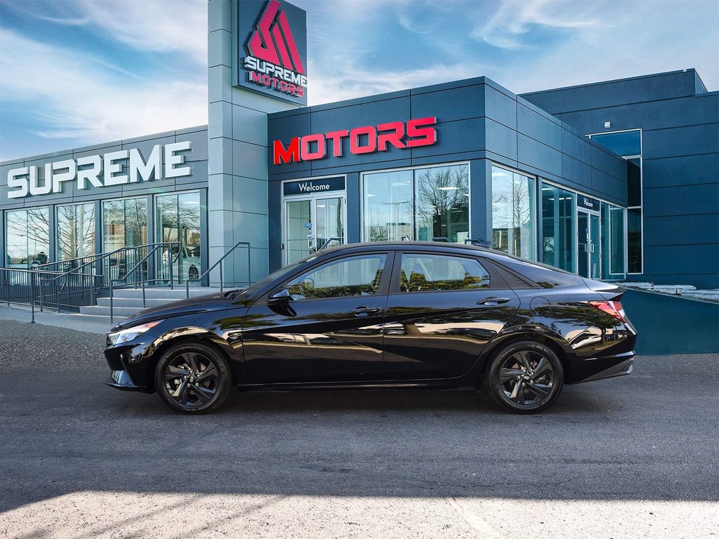 2022 Hyundai Elantra Preferred in Mississauga, Ontario - 4 - w1024h768px