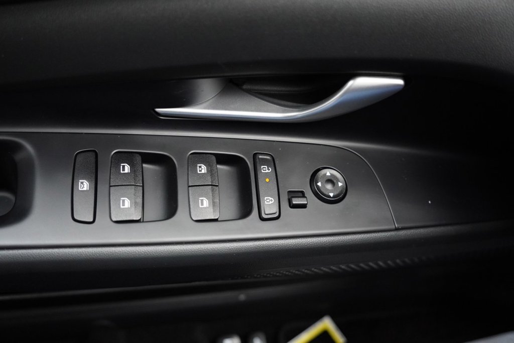 2024 Hyundai Elantra Preferred in Mississauga, Ontario - 26 - w1024h768px