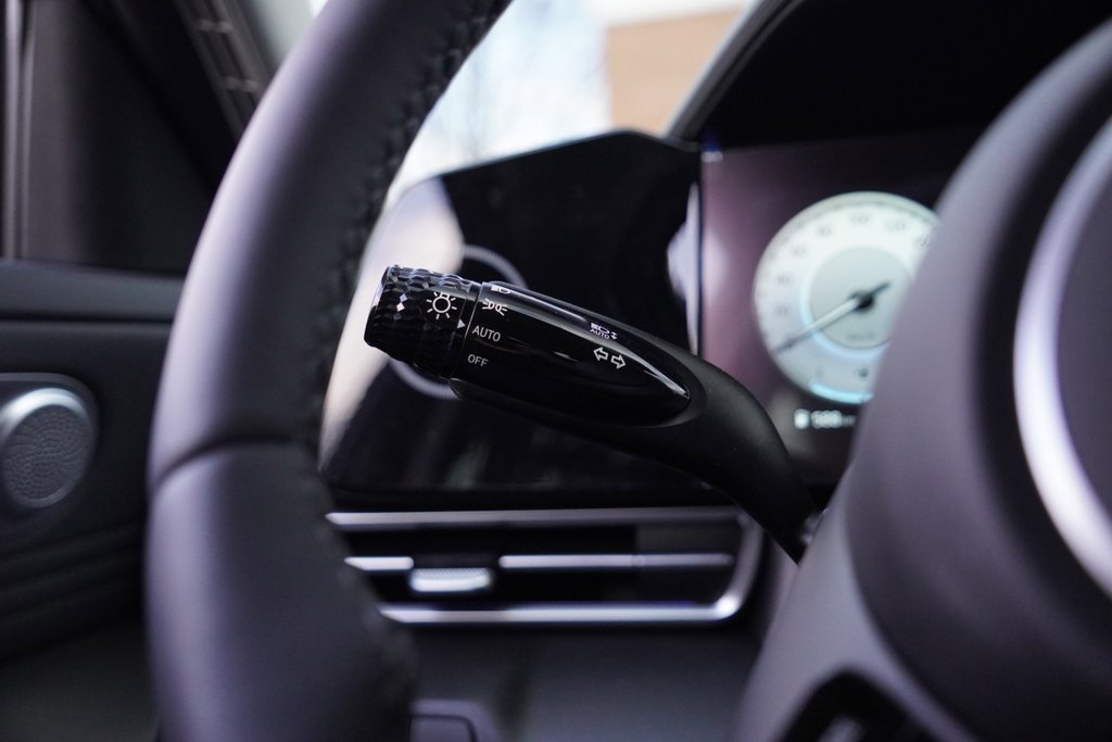2025 Hyundai Elantra PREFERRED WITH SUN TECH in Mississauga, Ontario - 21 - w1024h768px