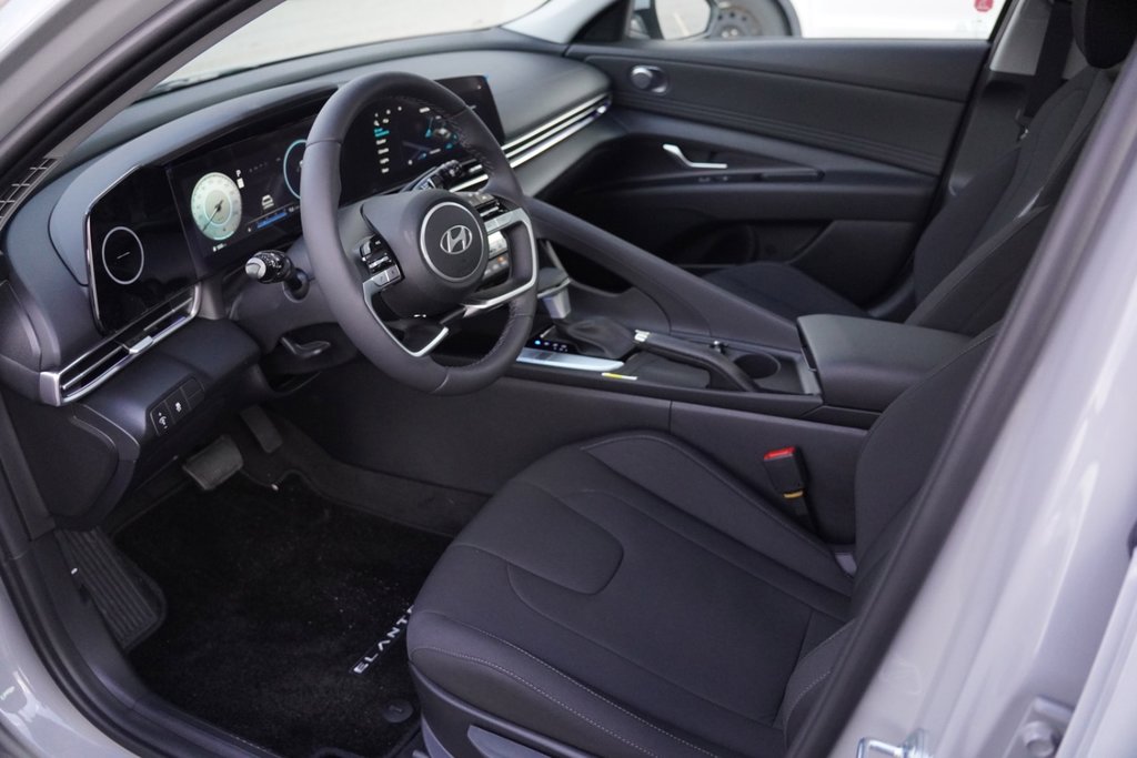 2025 Hyundai Elantra PREFERRED WITH SUN TECH in Mississauga, Ontario - 17 - w1024h768px