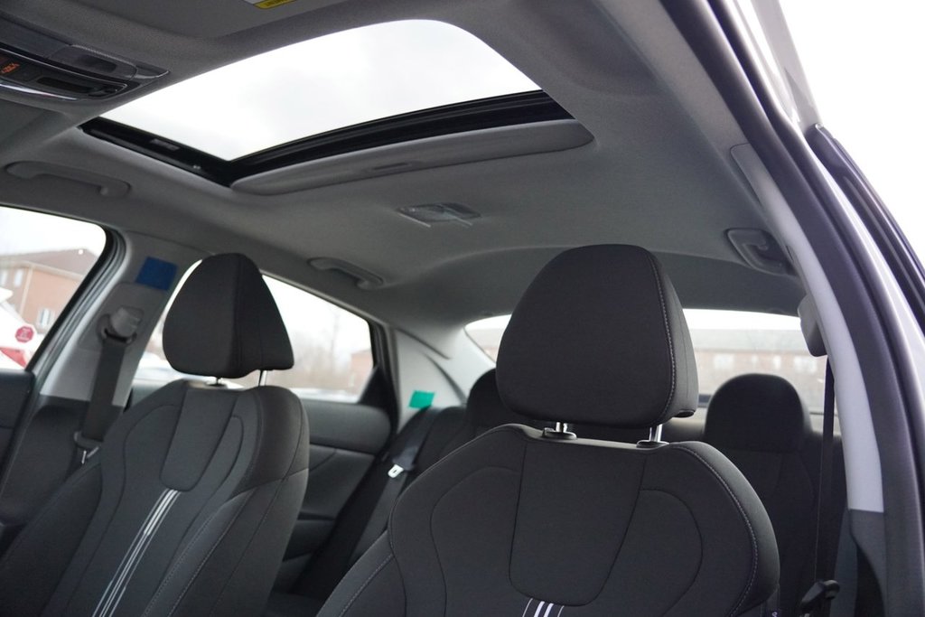 2025 Hyundai Elantra PREFERRED in Mississauga, Ontario - 19 - w1024h768px