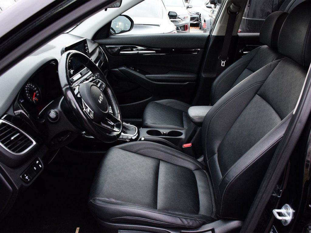 2023 Kia Seltos EX in Mississauga, Ontario - 9 - w1024h768px