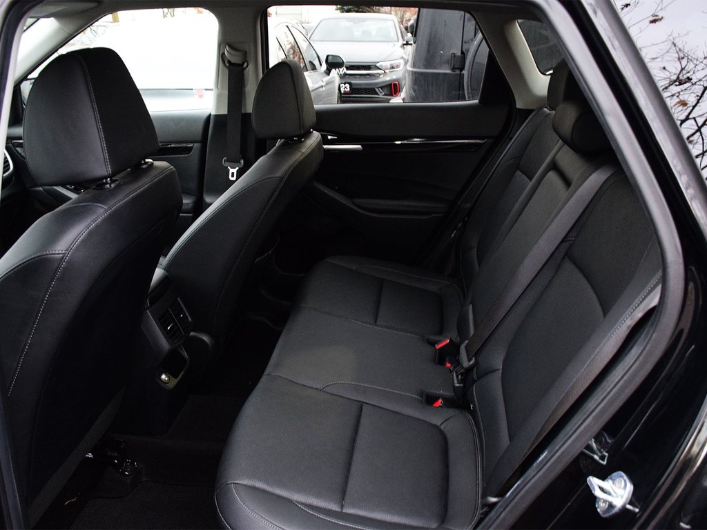 2023 Kia Seltos EX in Mississauga, Ontario - 12 - w1024h768px