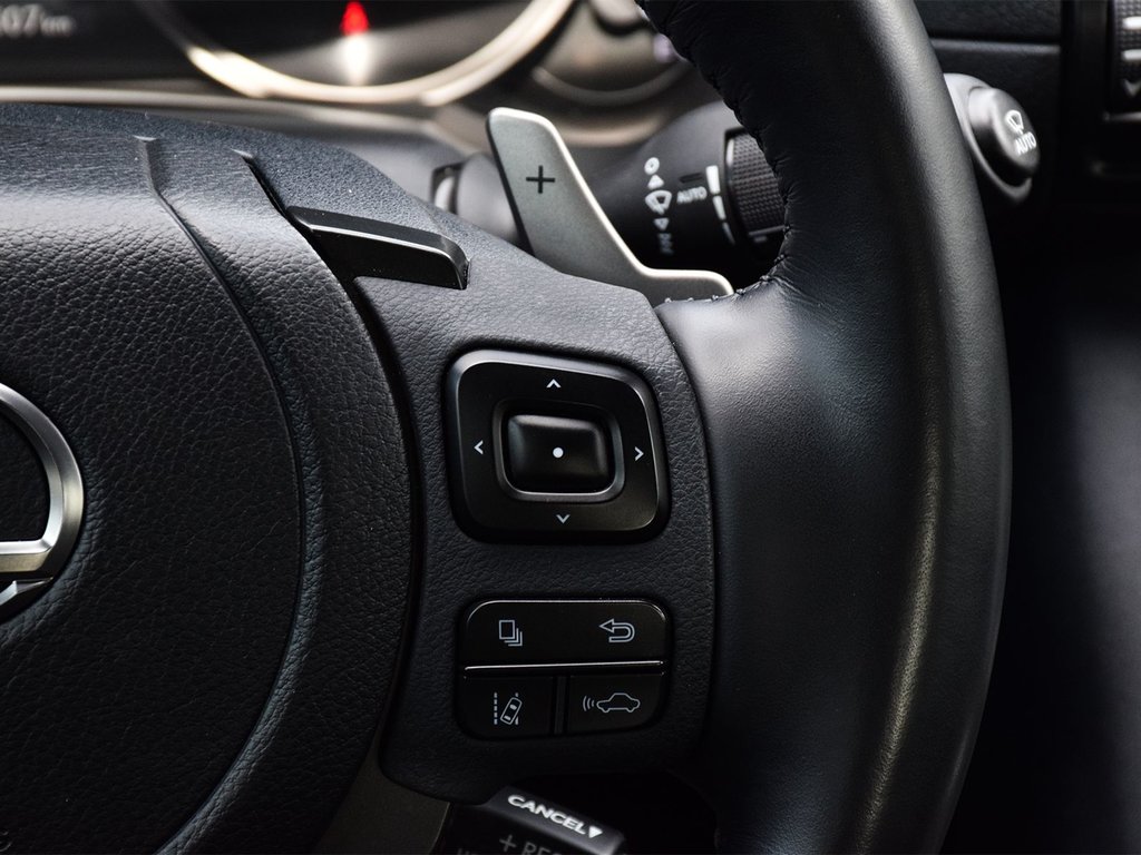 2023 Lexus IS 300 in Mississauga, Ontario - 22 - w1024h768px