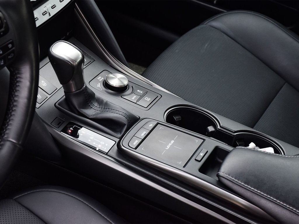 2023 Lexus IS 300 in Mississauga, Ontario - 9 - w1024h768px