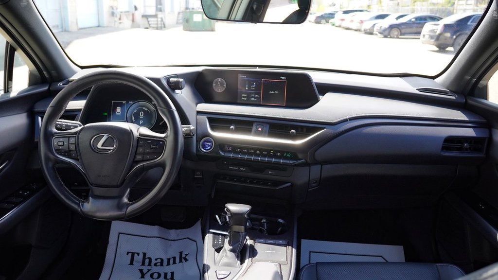 2022 Lexus UX 250H in Mississauga, Ontario - 9 - w1024h768px