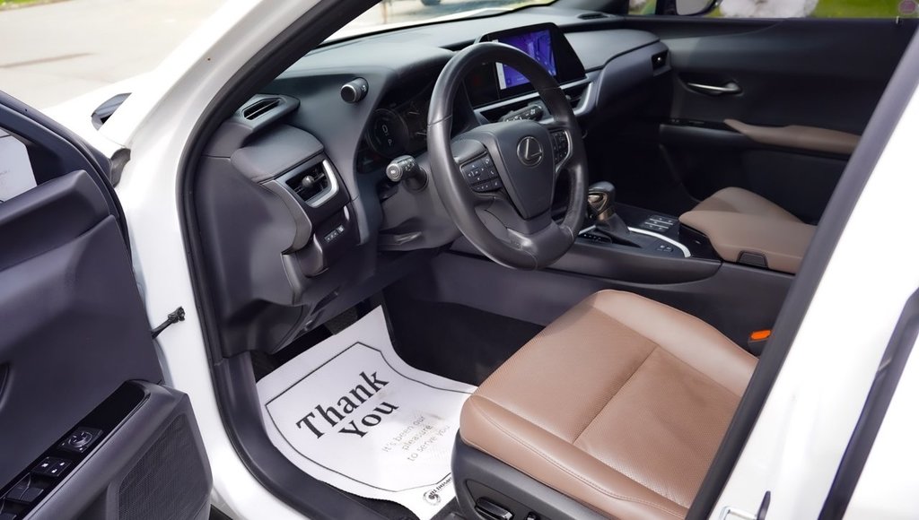 2023 Lexus UX 250H in Mississauga, Ontario - 13 - w1024h768px