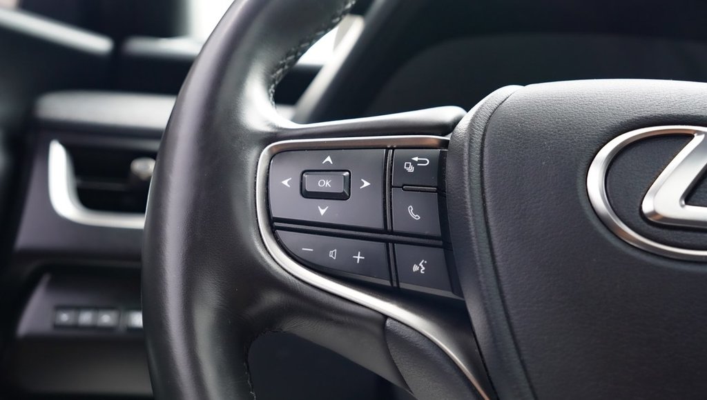 2023 Lexus UX 250H in Mississauga, Ontario - 15 - w1024h768px