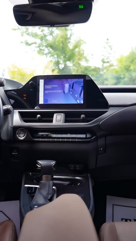 2023 Lexus UX 250H in Mississauga, Ontario - 10 - w1024h768px