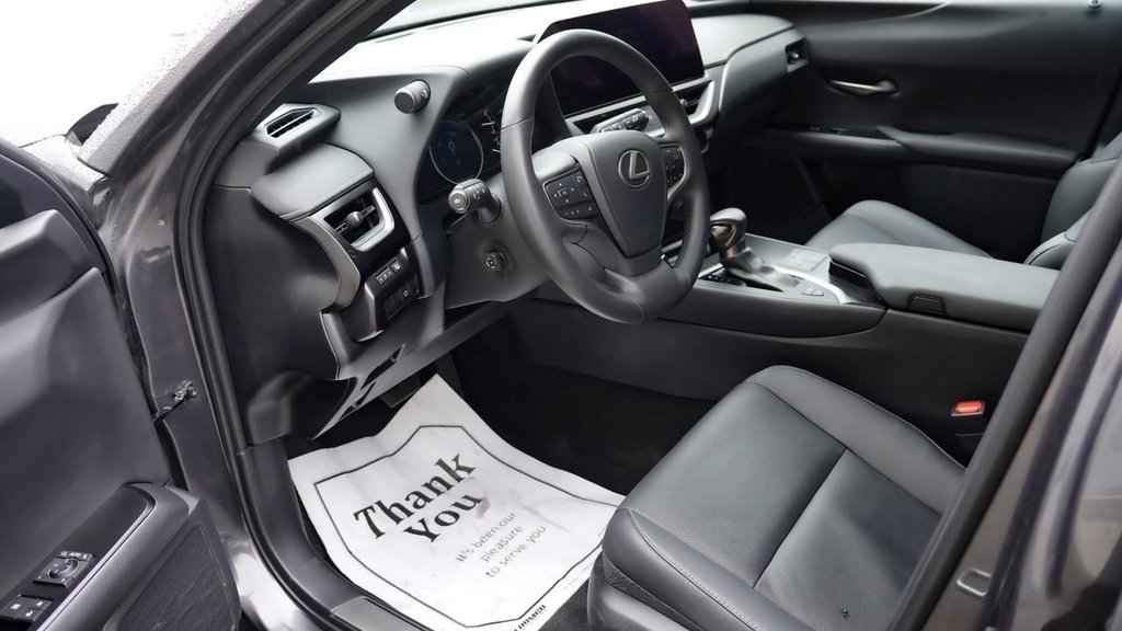 2023 Lexus UX 250H in Mississauga, Ontario - 13 - w1024h768px