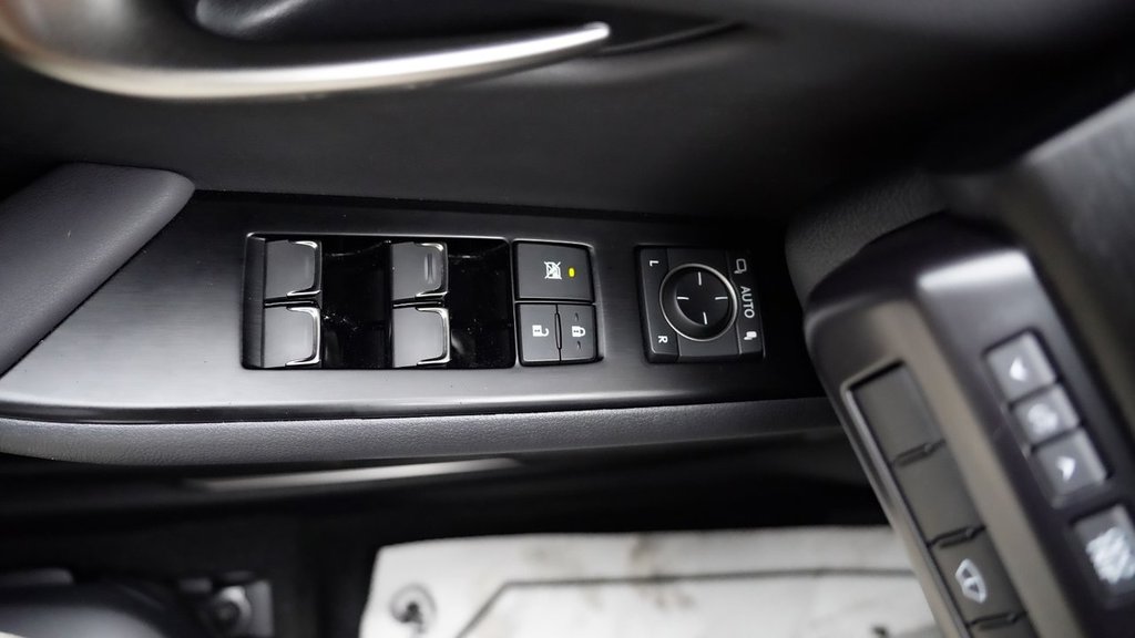 2023 Lexus UX 250H in Mississauga, Ontario - 17 - w1024h768px