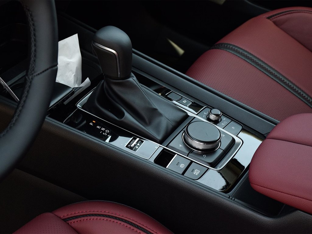2025 Mazda CX-50 Hybrid KURO in Mississauga, Ontario - 9 - w1024h768px