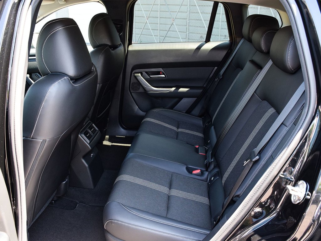 2025 Mazda CX-50 Hybrid GS-L in Mississauga, Ontario - 12 - w1024h768px