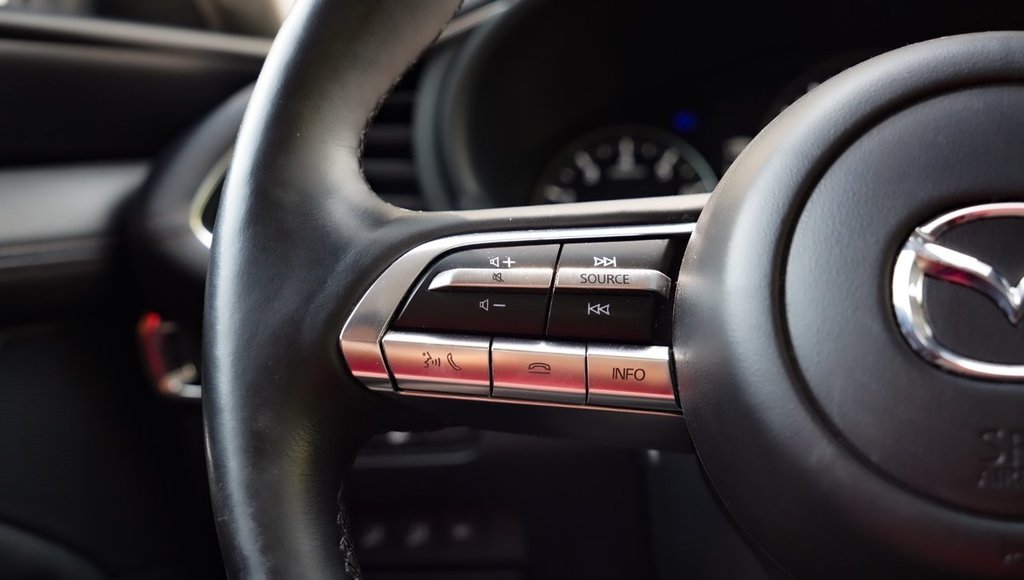 2023 Mazda 3 GS in Mississauga, Ontario - 15 - w1024h768px