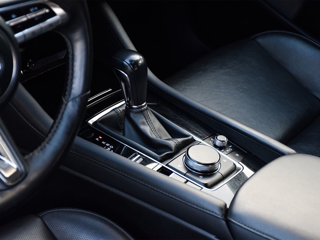 2023 Mazda 3 GT in Mississauga, Ontario - 9 - w1024h768px