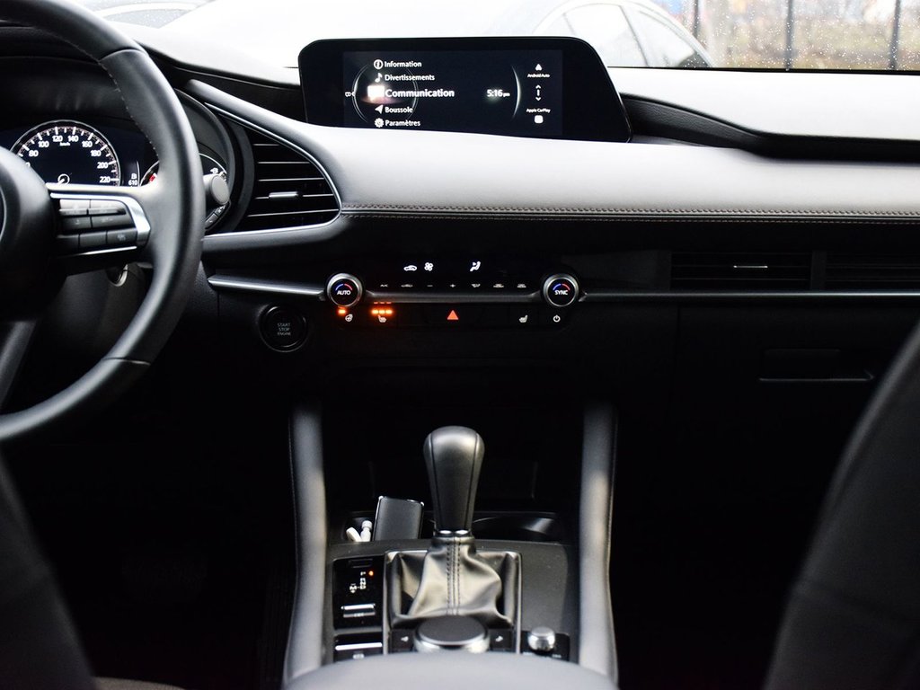2024 Mazda 3 Sport GS in Mississauga, Ontario - 13 - w1024h768px