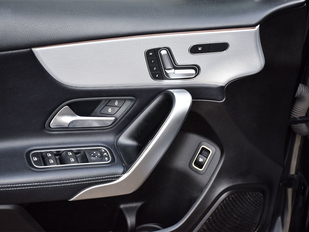 2020 Mercedes-Benz A-Class A 220 in Mississauga, Ontario - 9 - w1024h768px