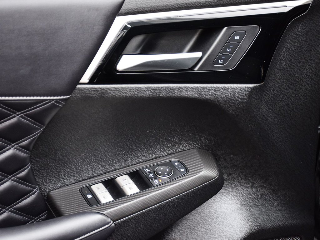 2023 Mitsubishi Outlander GT in Mississauga, Ontario - 9 - w1024h768px