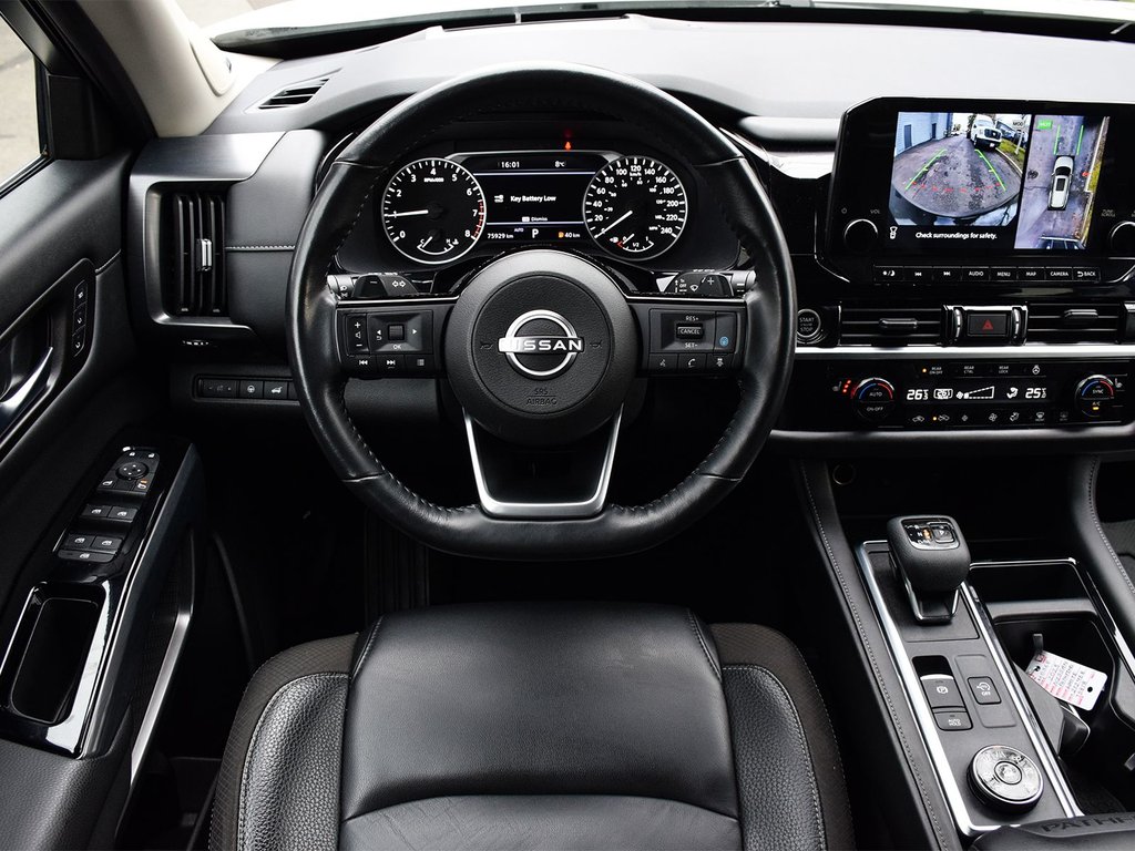2023 Nissan Pathfinder SL in Mississauga, Ontario - 19 - w1024h768px