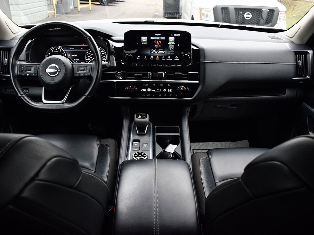2023 Nissan Pathfinder SL in Mississauga, Ontario - 13 - w1024h768px