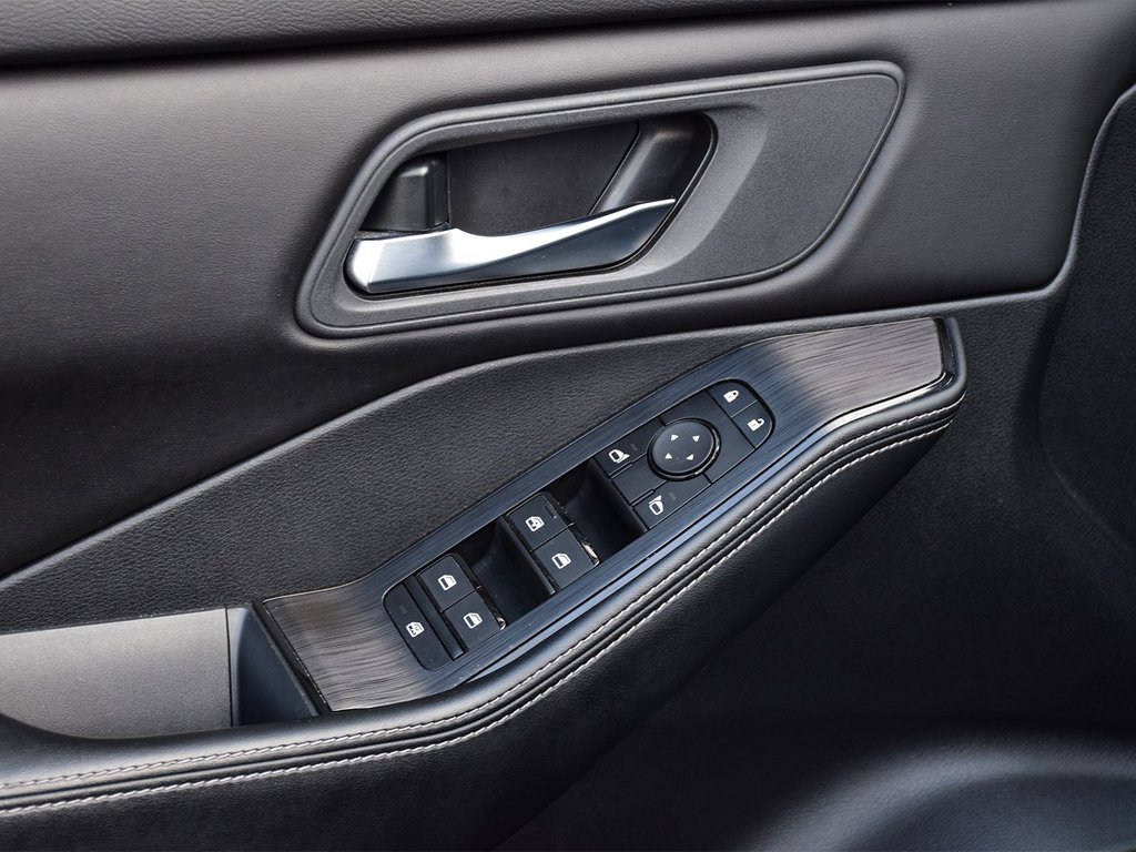 2024 Nissan Rogue SV Moonroof in Mississauga, Ontario - 9 - w1024h768px