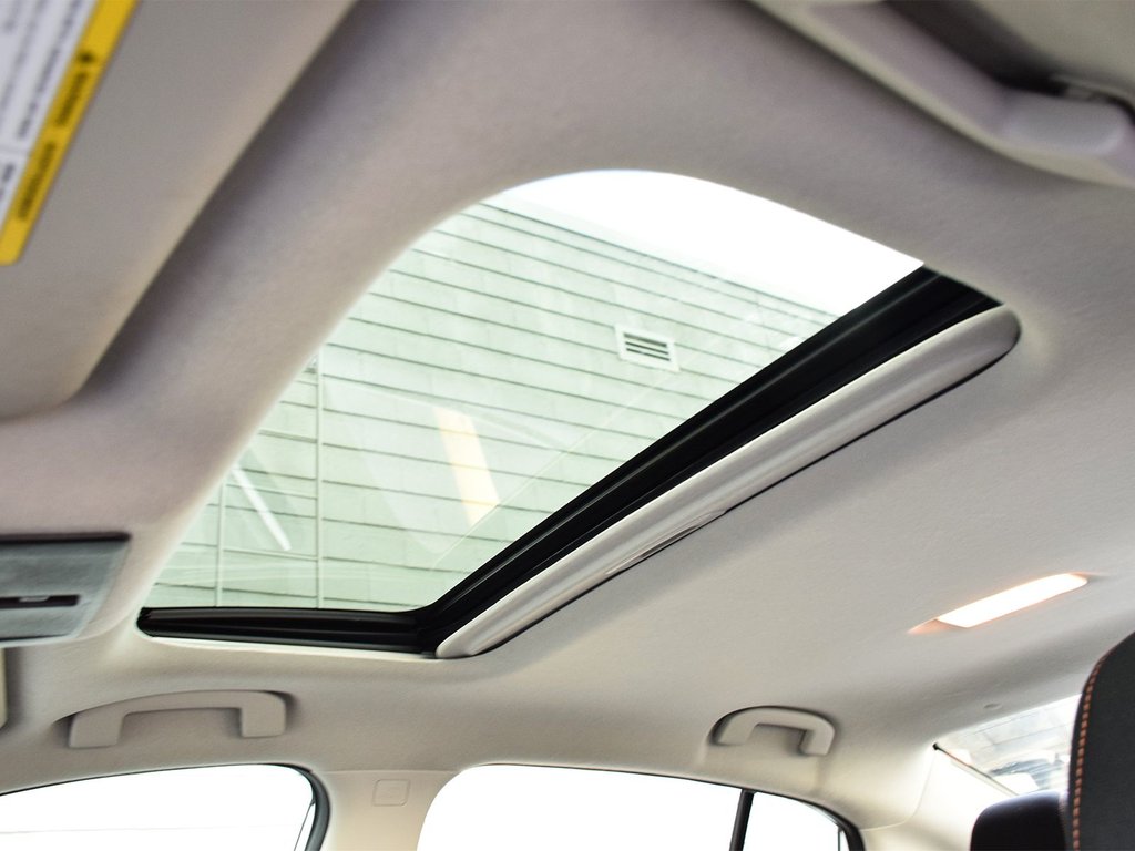 2021 Nissan Sentra SR in Mississauga, Ontario - 11 - w1024h768px