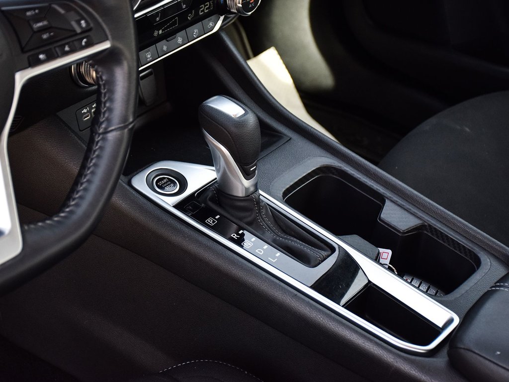 2022 Nissan Sentra SV in Mississauga, Ontario - 9 - w1024h768px