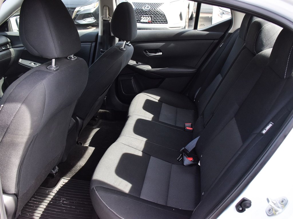 2022 Nissan Sentra SV in Mississauga, Ontario - 12 - w1024h768px