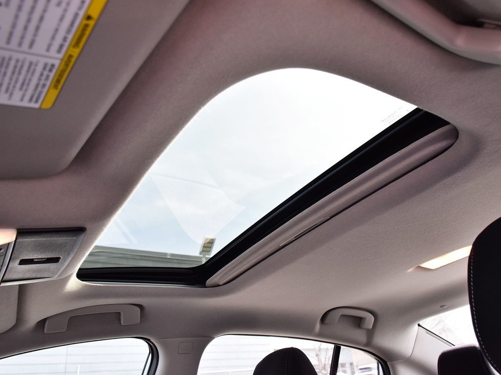 2022 Nissan Sentra SV in Mississauga, Ontario - 11 - w1024h768px