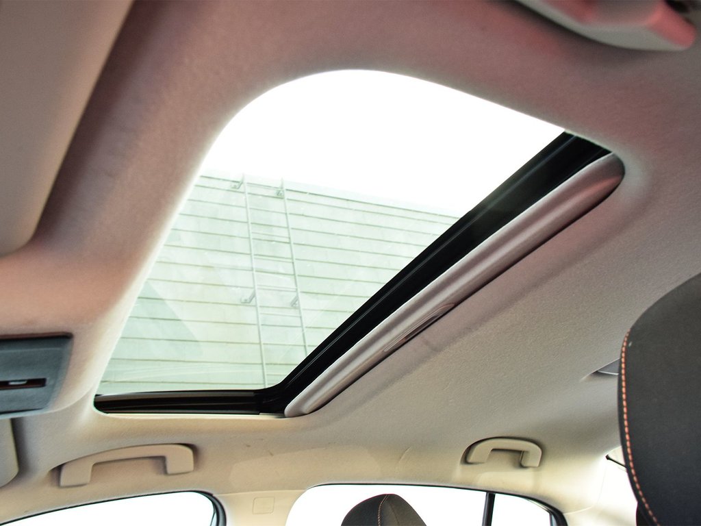 2022 Nissan Sentra SR in Mississauga, Ontario - 11 - w1024h768px