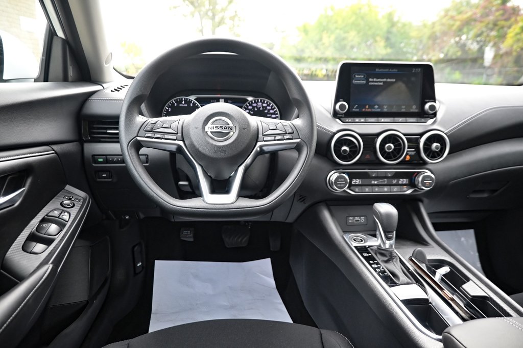2023 Nissan Sentra SV in Mississauga, Ontario - 11 - w1024h768px