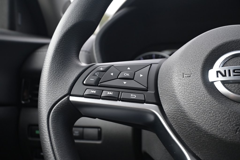 2023 Nissan Sentra SV in Mississauga, Ontario - 15 - w1024h768px